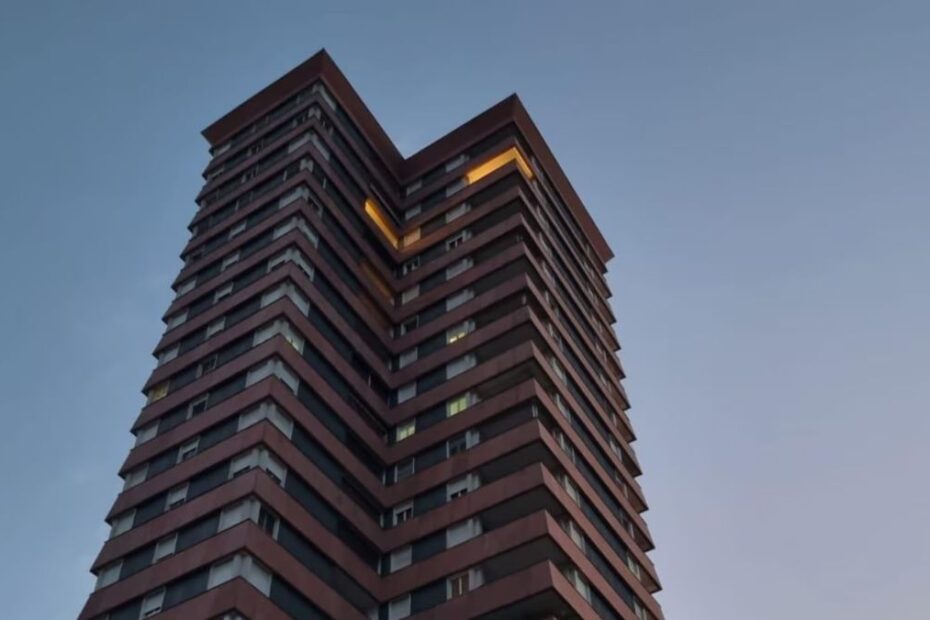 Milano incendio palazzo 21 piani