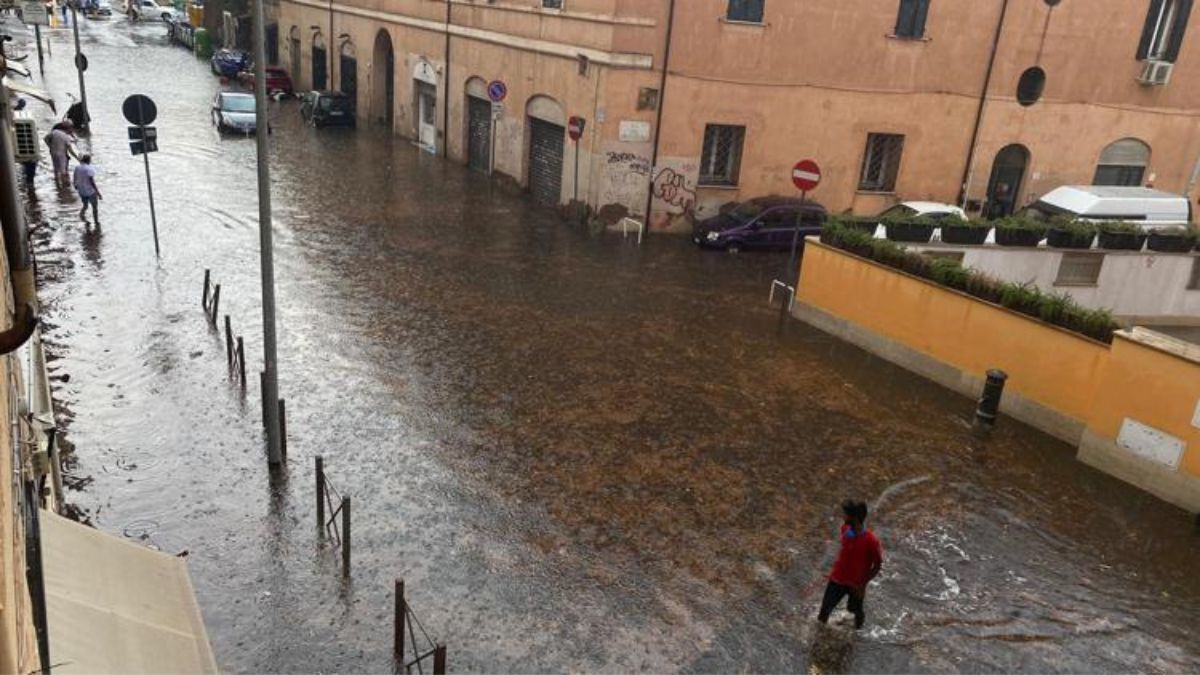 bomba acqua Roma pioggia