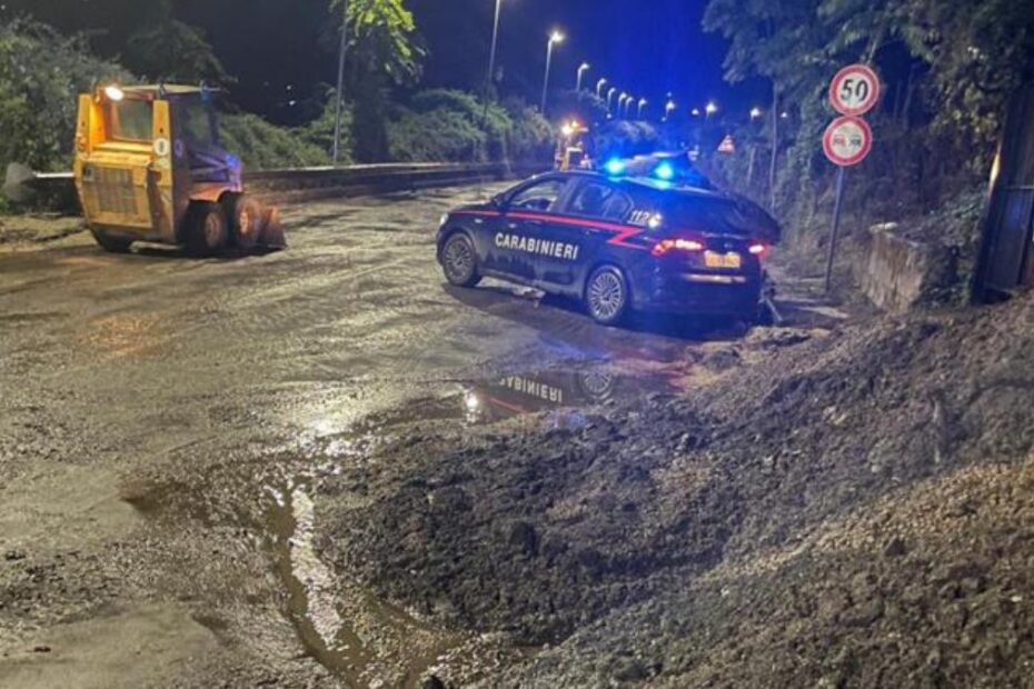 Gragnano frana strada pioggia