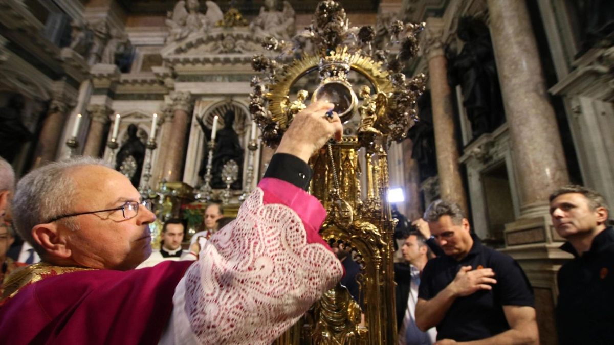 Sangue Di San Gennaro Sciolto Oggi Miracolo San Gennaro: il sangue sciolto oggi alle 10,01