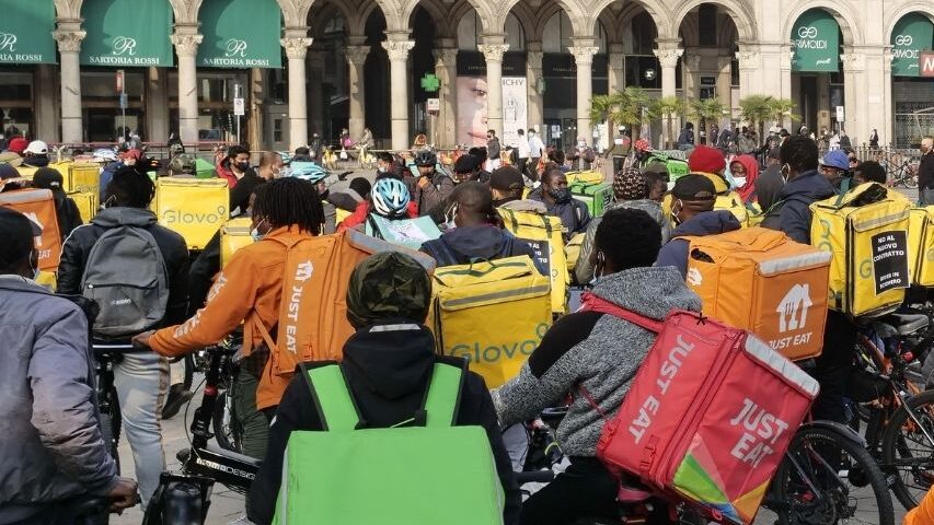 caporalato sui rider: la sentenza del tribunale di milano