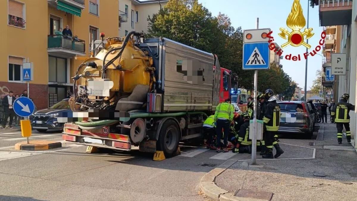 incastrata sotto camion trascinata