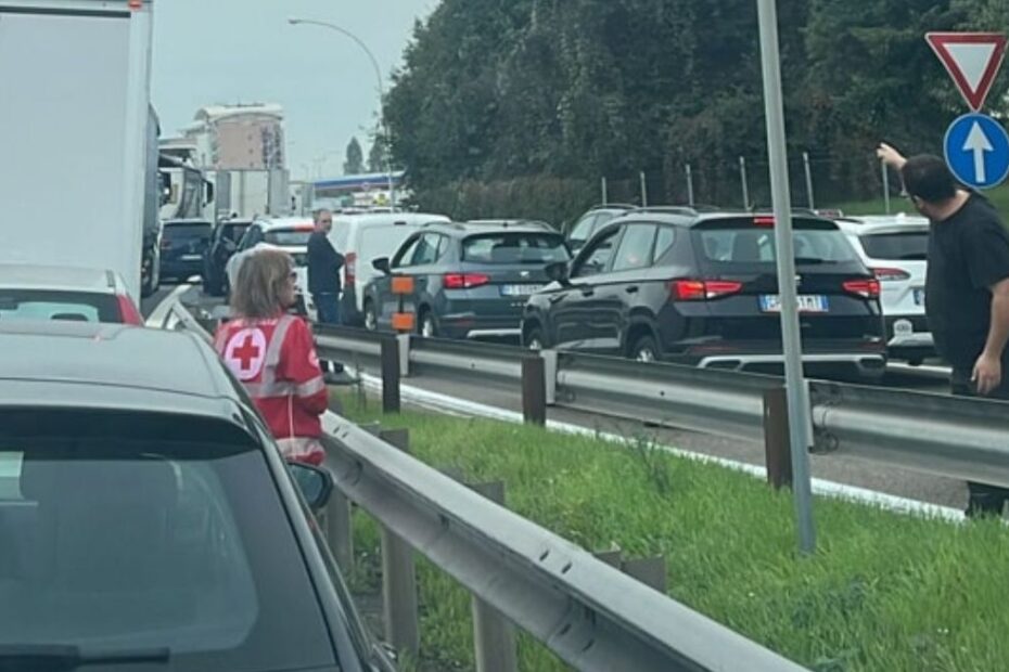 Milano incidente tangenziale feriti