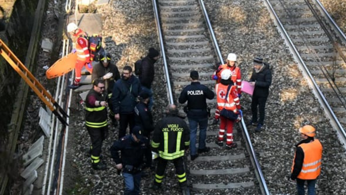 Tragedia sui binari: ragazza di 17 anni travolta da un treno Tragedia sui binari: ragazza di 17 anni travolta da un treno