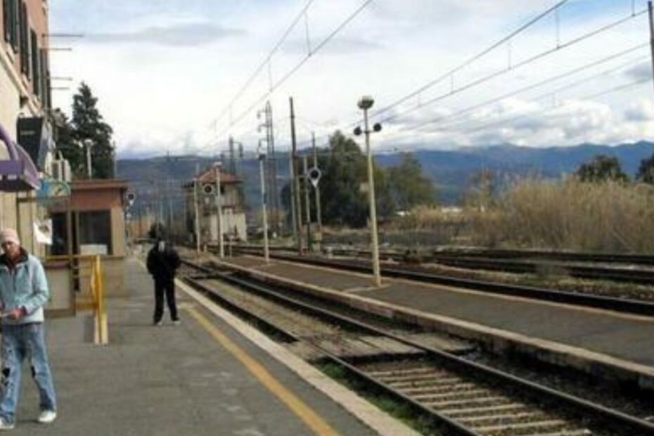 Tivoli violenta 16enne stazione