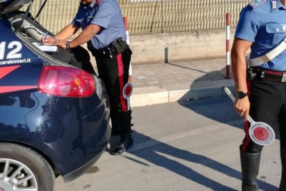 Savona muore schiacciato trattore