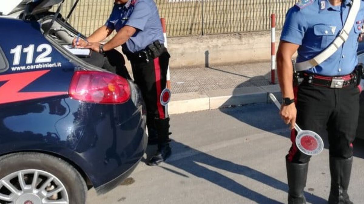Savona muore schiacciato trattore