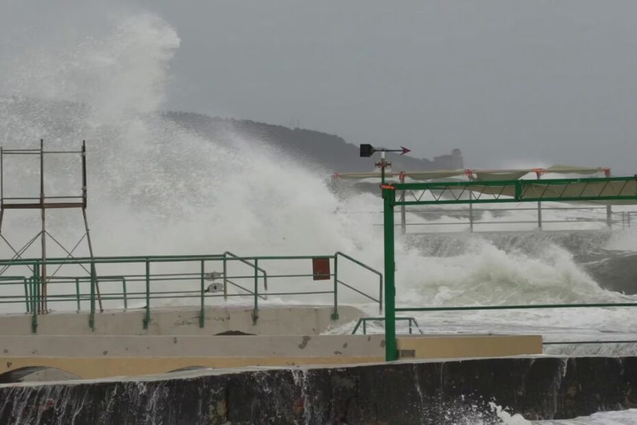 Livorno vento stop traghetti