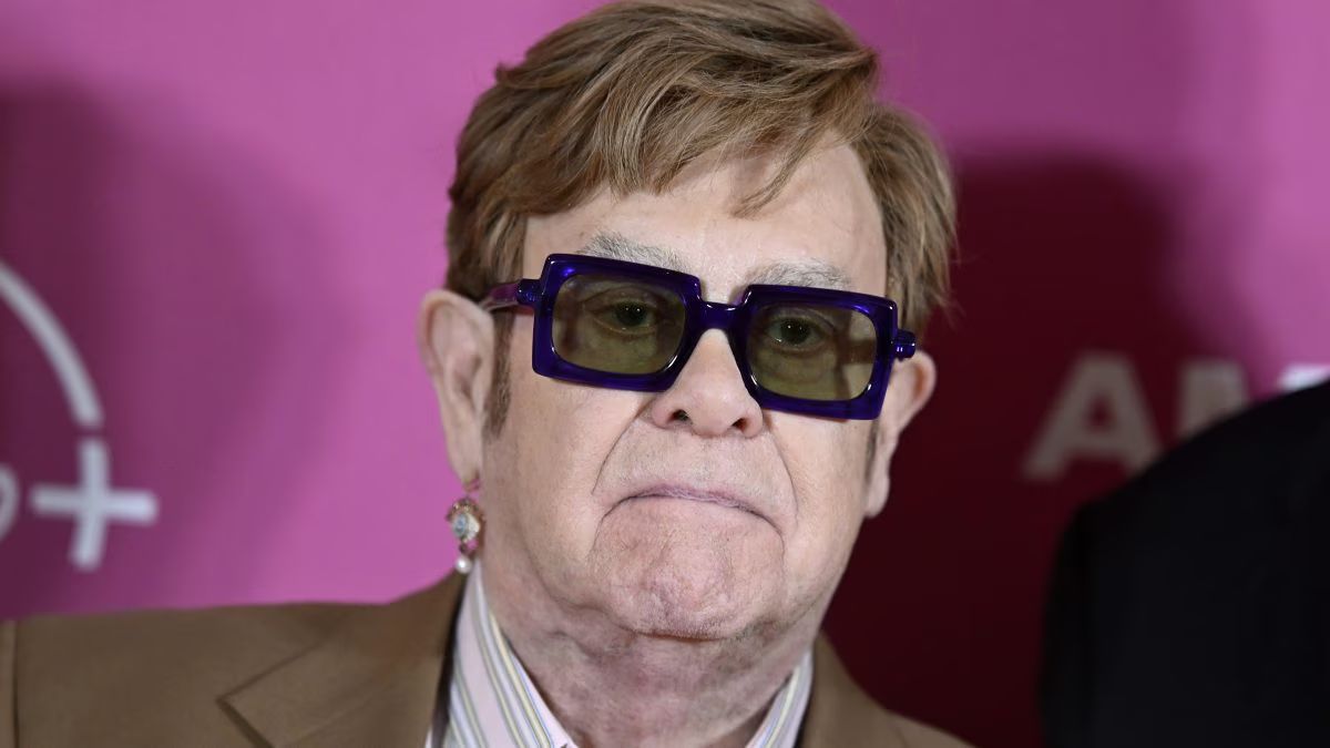 Elton John infezione occhio