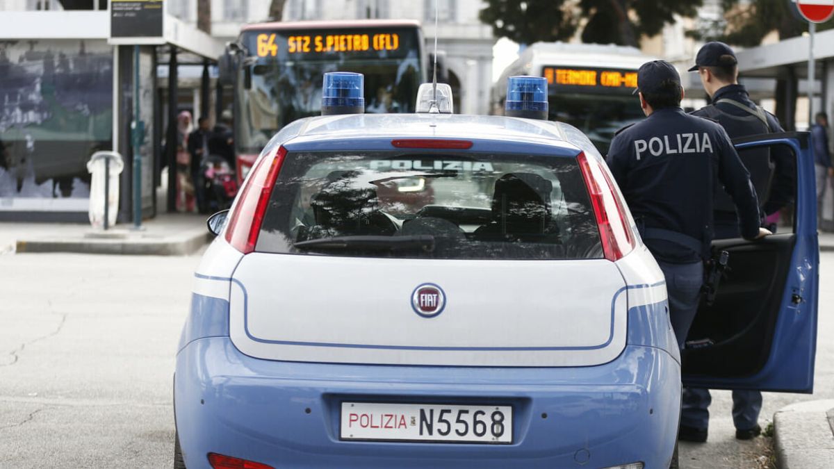 Bolzano bus palpeggiata sconosciuto