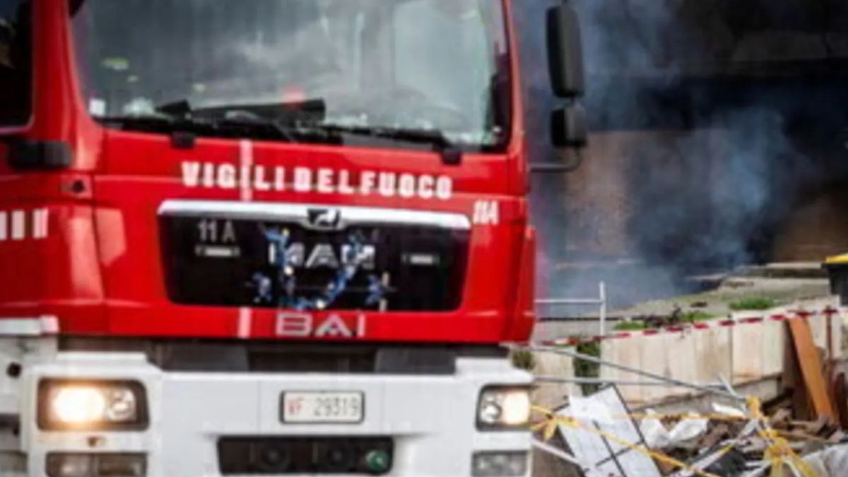 Trento incendio studentato evacuati