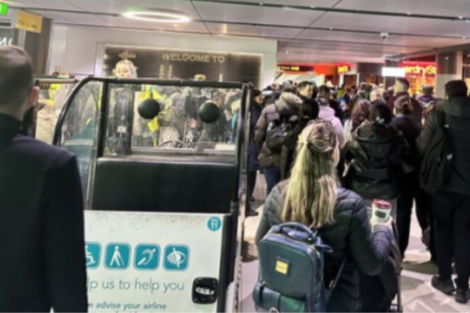 evacuato aeroporto
