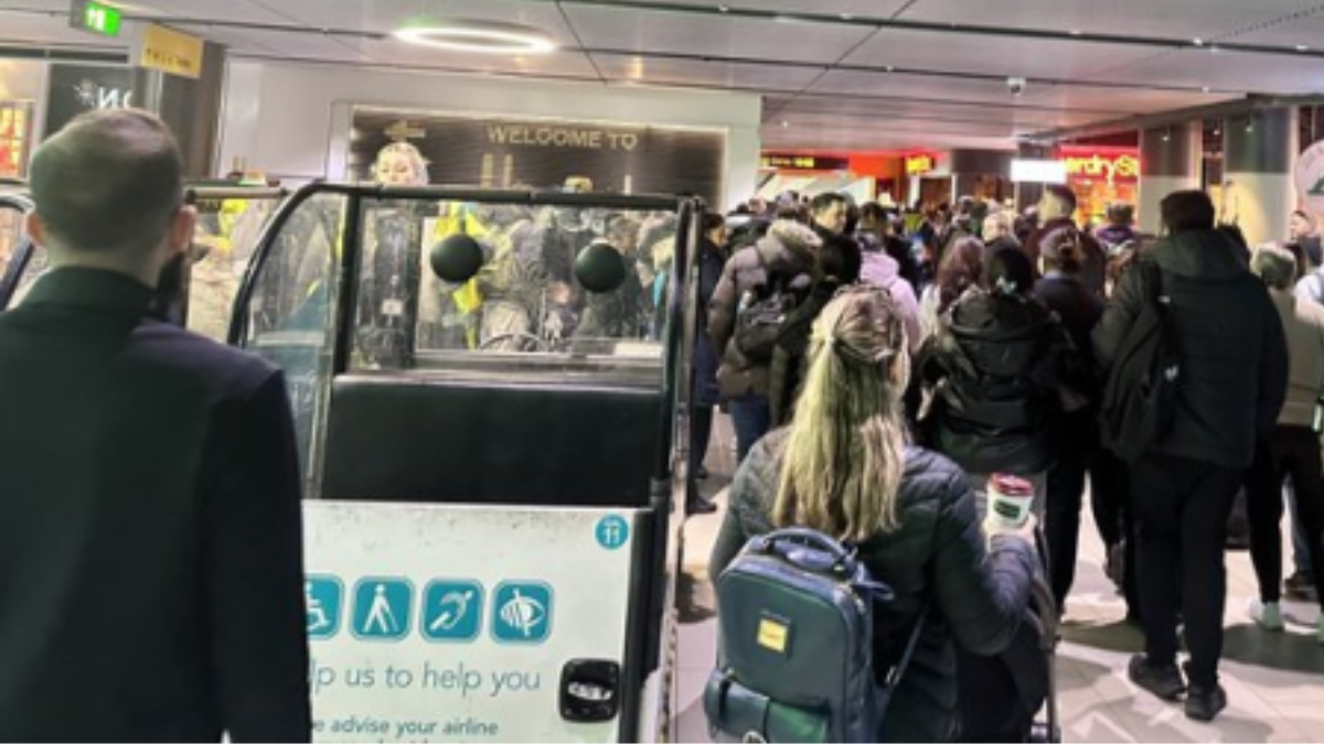 evacuato aeroporto