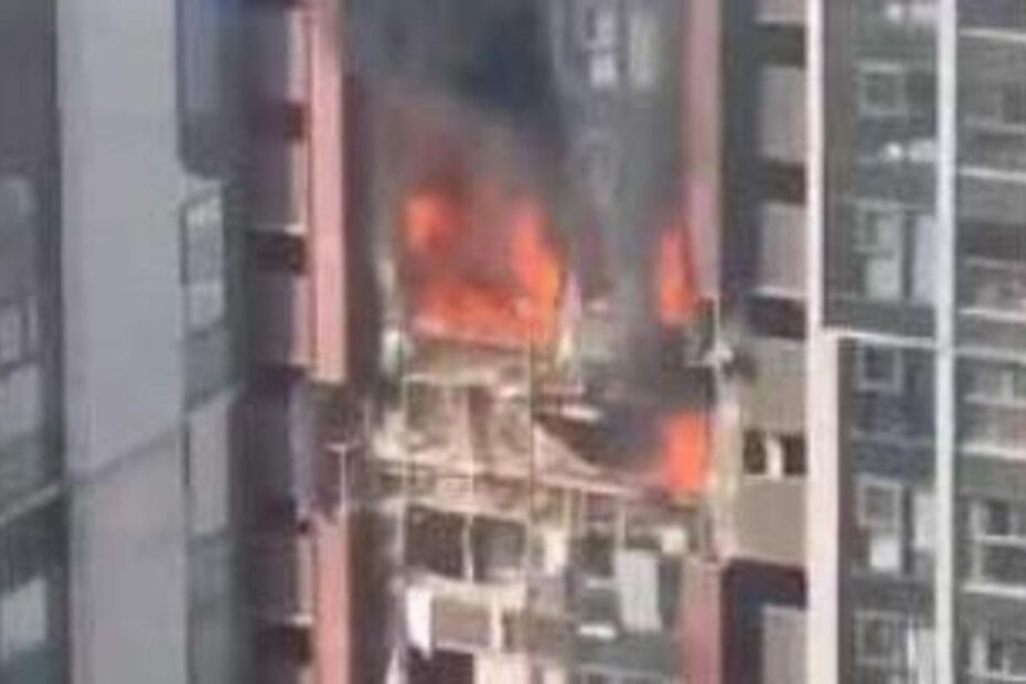 Cina incendio grattacielo Shenzhen
