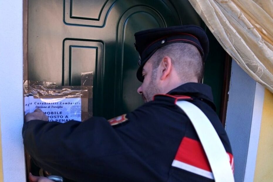 Foggia ostaggio rapinati casa