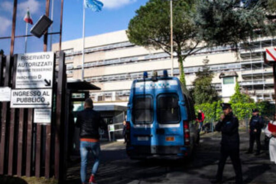 vittima stalking mano accusato