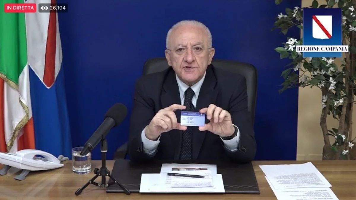 De Luca condannato Covid Card