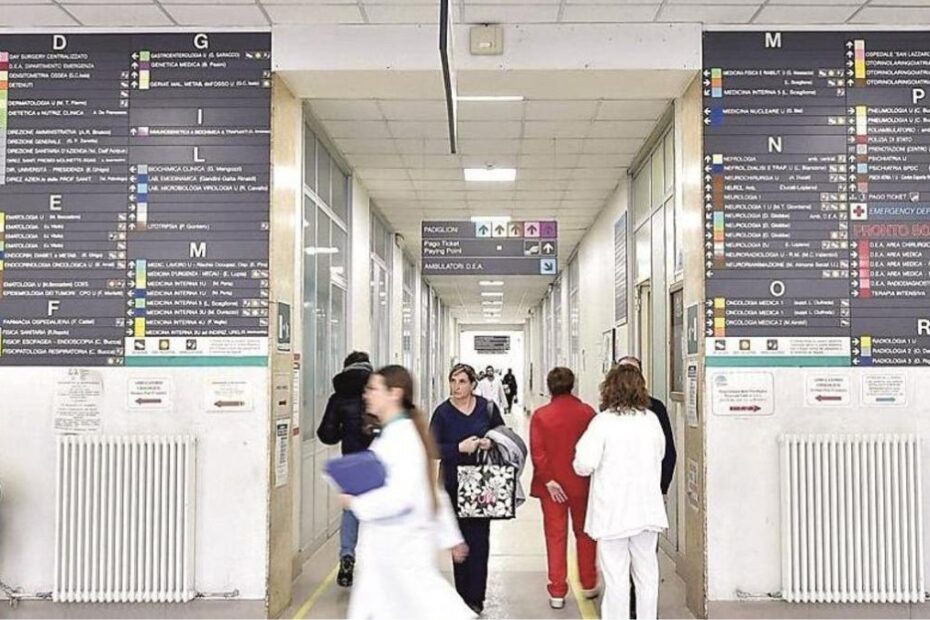 bambina travolta armadio ospedale