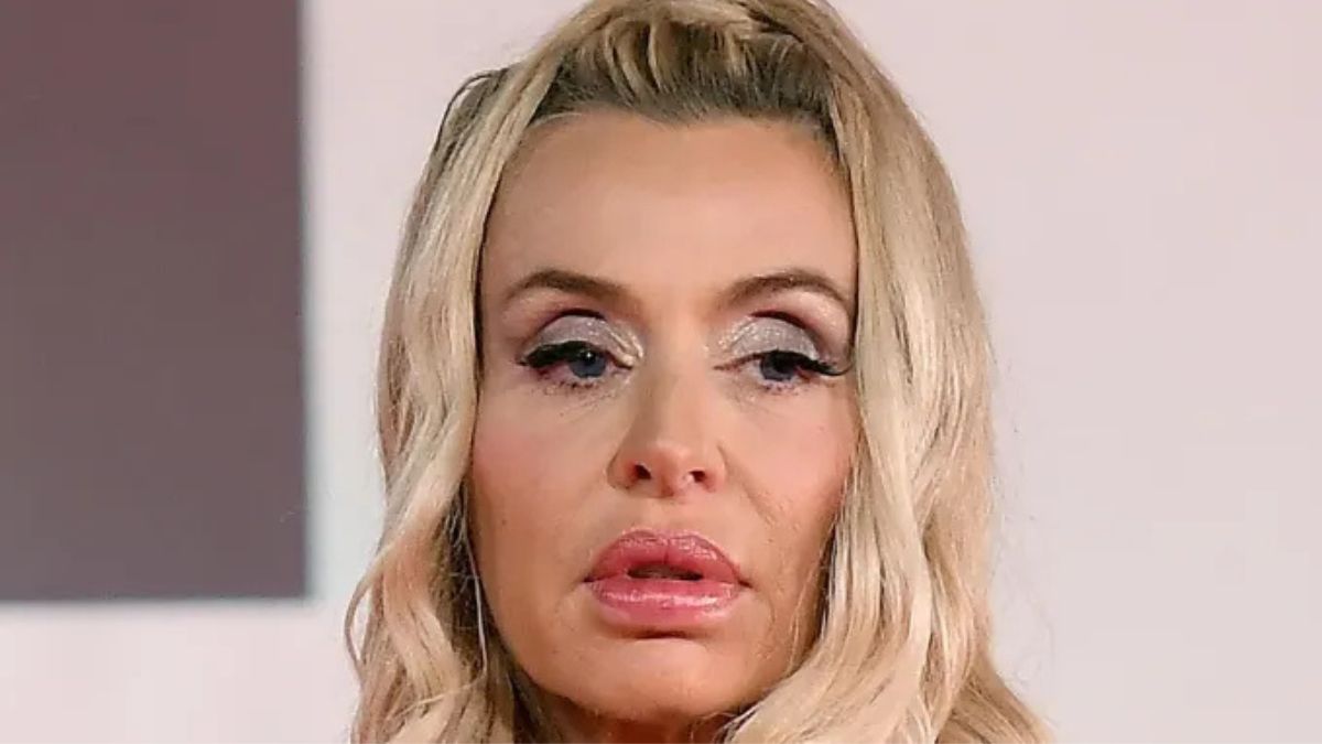 valeria marini in lacrime in tv la battuta di nino frassica a sanremo 232 stata offensiva da Thesocialpost.it valeria marini in lacrime in tv la battuta di nino frassica a sanremo 232 stata offensiva