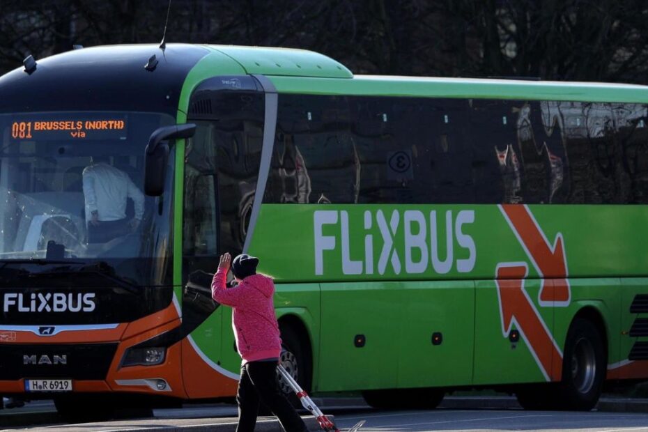 Flixbus abbandona passeggero Torino