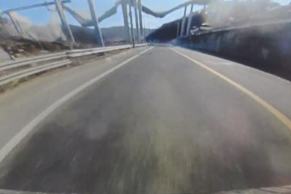 crolla ponte Corea Sud