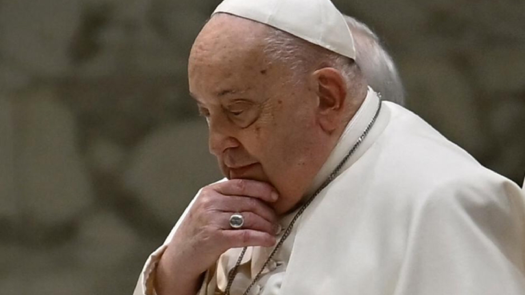 Papa Francesco da Thesocialpost.it Papa Francesco crisi respiratoria nel pomeriggio repentino peggioramento