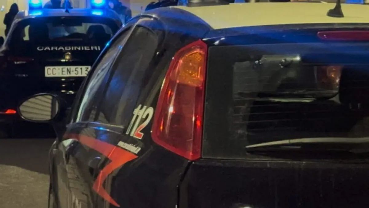 Brindisi rissa giovani coltellate