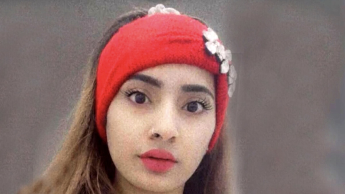 Omicidio Saman Abbas, la madre in aula: “Uscii con lei, poi la vidi sparire nel buio” Omicidio Saman Abbas, la madre in aula: “Uscii con lei, poi la vidi sparire nel buio”