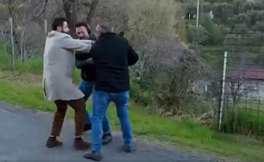 Paura Montepaone da Thesocialpost.it Paura a Montepaone | inviato di Striscia aggredito durante un servizio