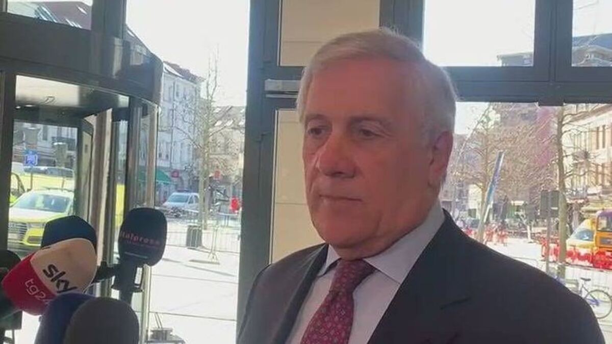 Europeismo, Tajani shock: “Il governo è pro Ue, sennò uscirei” Europeismo, Tajani shock: “Il governo è pro Ue, sennò uscirei”