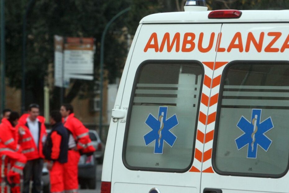 Bergamo cade mura ricoverato