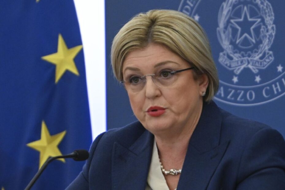 laurea ministra Calderone indagine