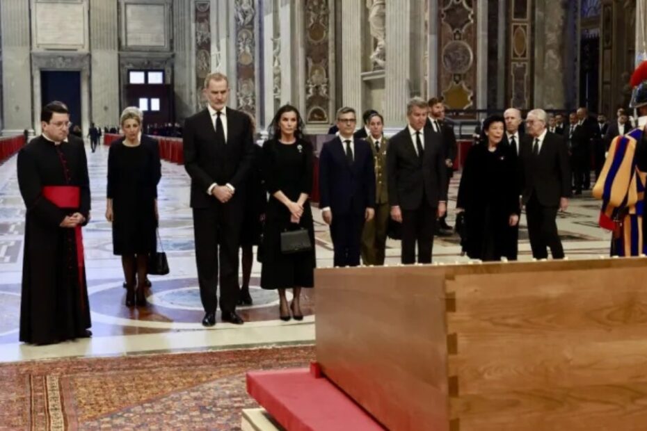 regina spagna funerale papa non doveva