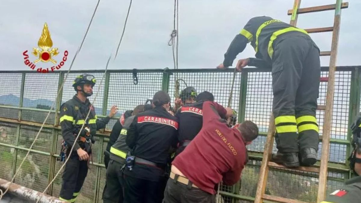 Tenta suicidio da Thesocialpost.it Tenta il suicidio dal ponte della Pistolesa passante lo trattiene per venti minuti salvato dai carabinieri