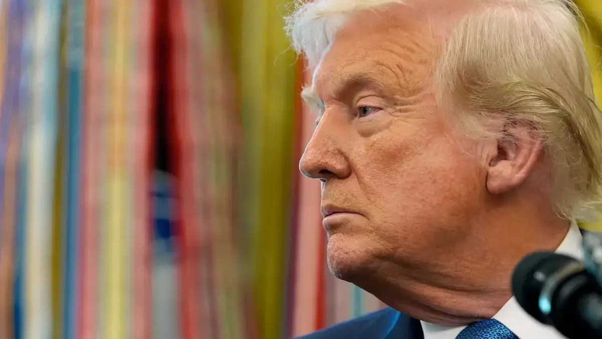 Trump senza limiti: “Non so se rispettare la Costituzione”. Scoppia la polemica Trump senza limiti: “Non so se rispettare la Costituzione”. Scoppia la polemica