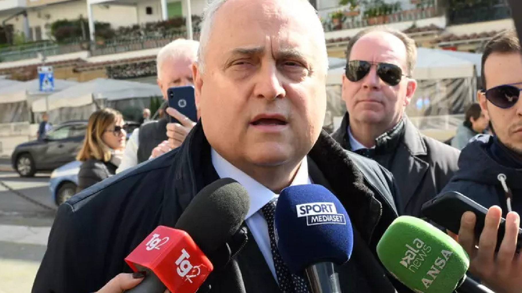 Lotito shock in un audio rubato: “I giocatori? Hanno la m… nel cervello”. È polemica Lotito shock in un audio rubato: “I giocatori? Hanno la m… nel cervello”. È polemica
