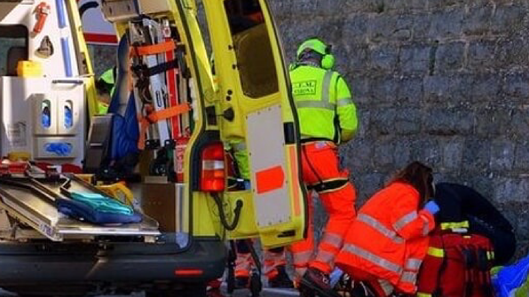 Schianto mortale contro un muro: muoiono marito e moglie, stavano tornando a casa Schianto mortale contro un muro: muoiono marito e moglie, stavano tornando a casa