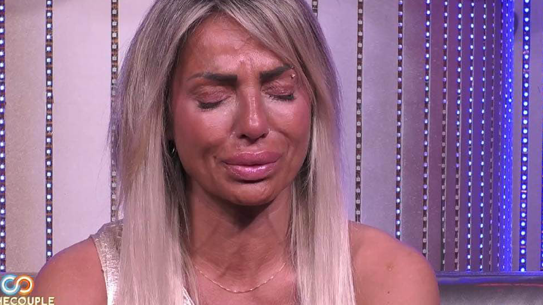 “The Couple”, Laura Maddaloni in lacrime: la pesante rivelazione sul passato “The Couple”, Laura Maddaloni in lacrime: la pesante rivelazione sul passato