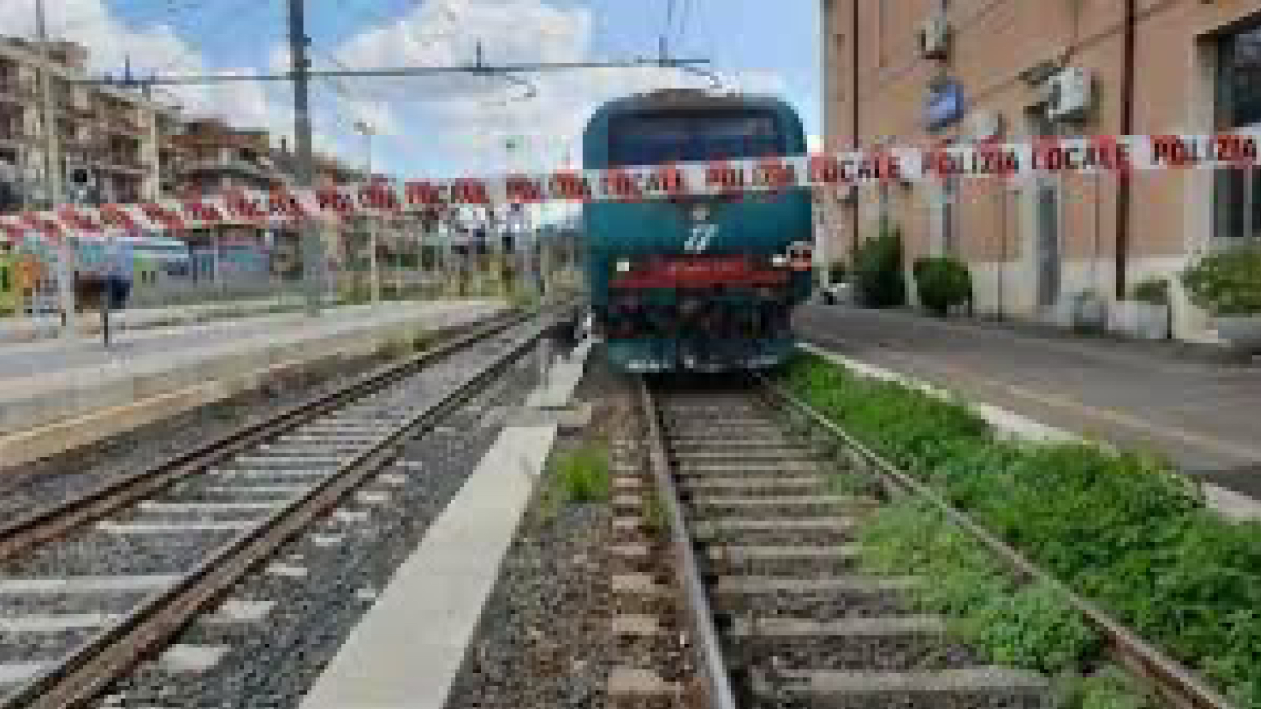 Tragedia ferroviaria: lo schianto e la morte Tragedia ferroviaria: lo schianto e la morte