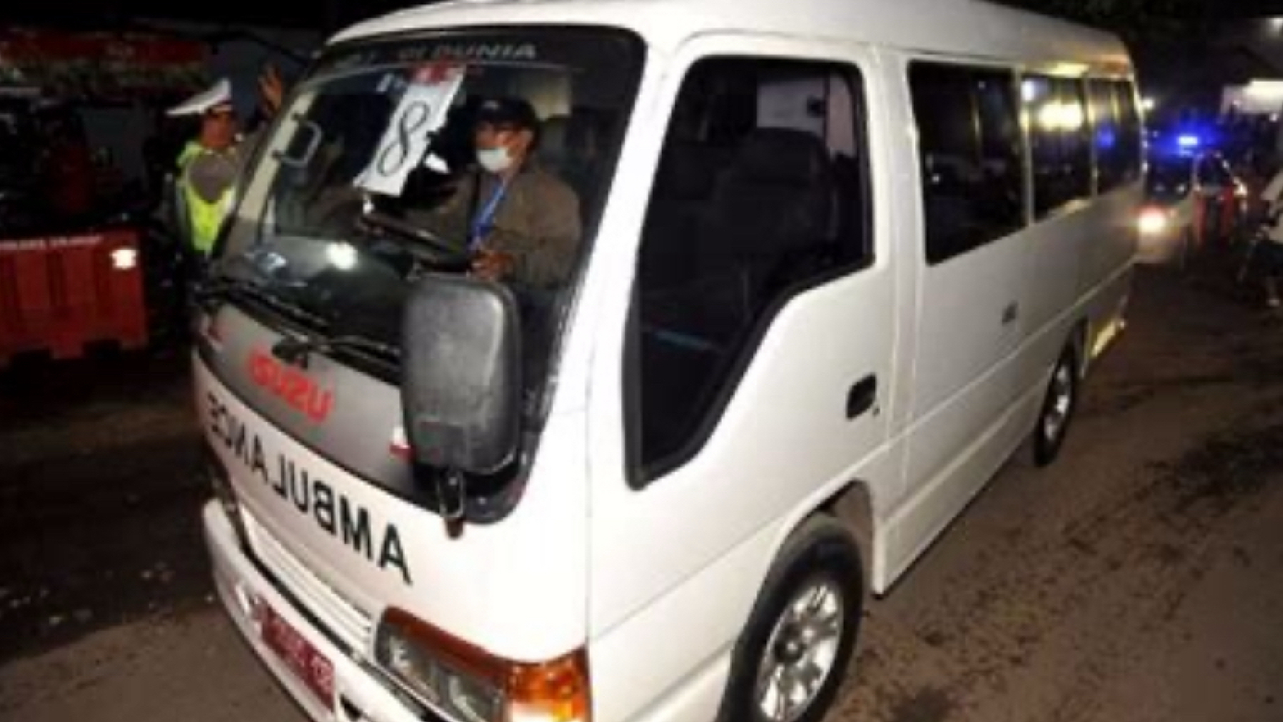 Schianto tremendo: camion contro scuolabus: è strage Schianto tremendo: camion contro scuolabus: è strage