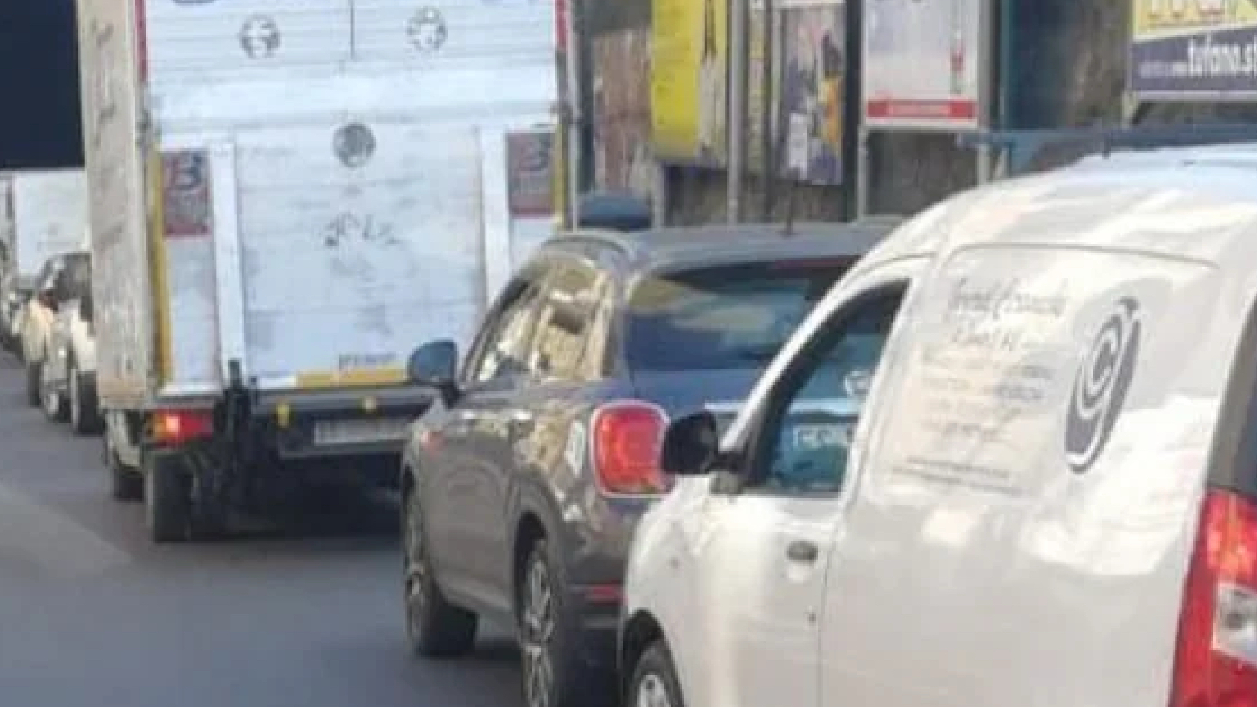 Incidente in galleria, tunnel bloccato: traffico in tilt! Incidente in galleria, tunnel bloccato: traffico in tilt!
