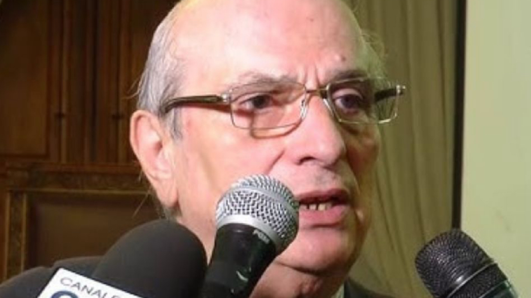 Politica italiana in lutto! Addio a un leader amato e odiato Politica italiana in lutto! Addio a un leader amato e odiato