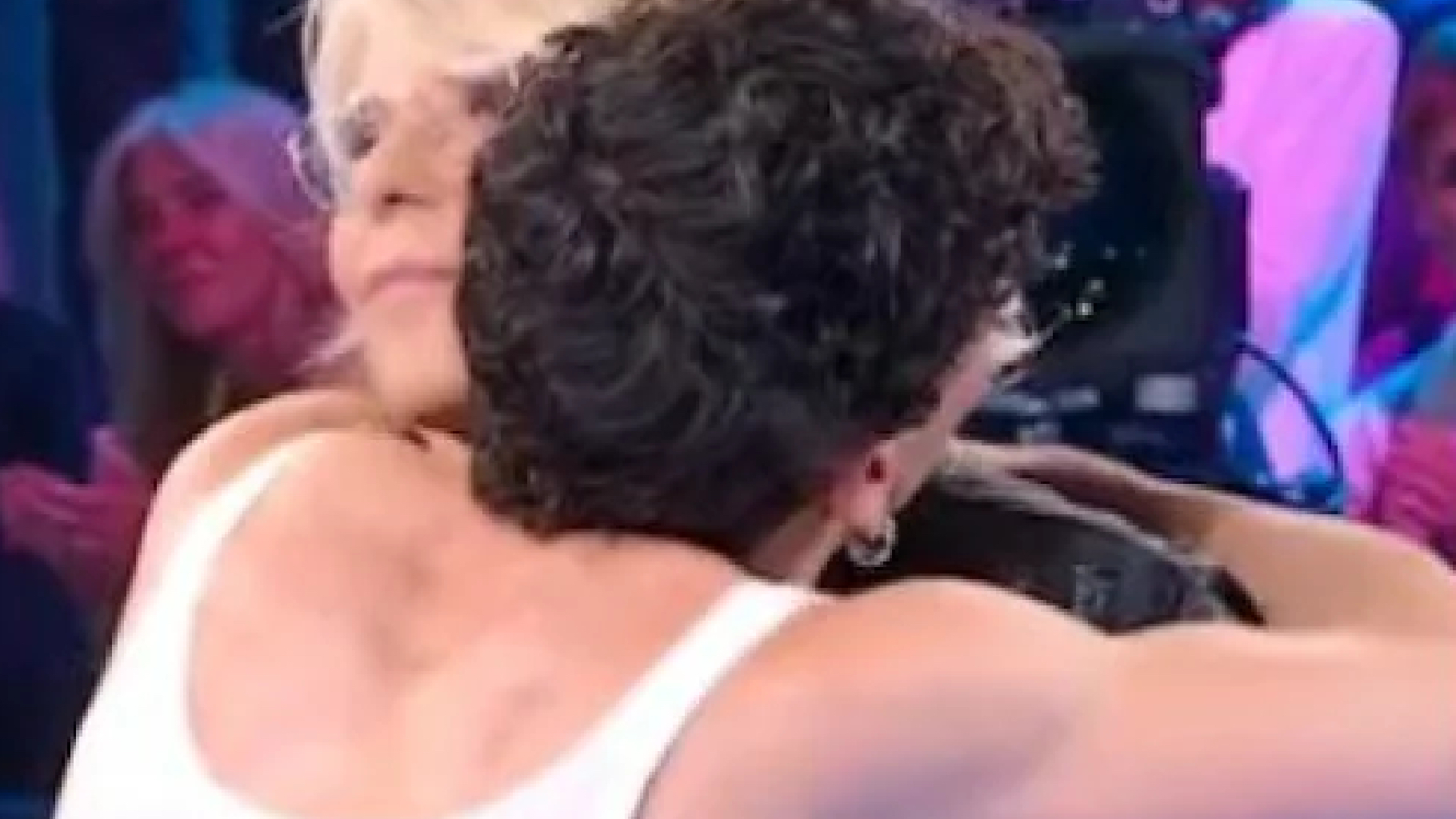 Finale di Amici, il primo eliminato! Ma Maria De Filippi gli fa una grande sorpresa