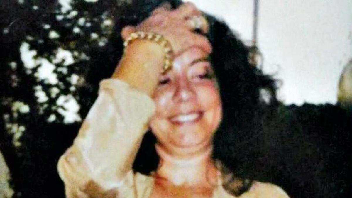 Stefania Carboni uccisa nel sonno, si scopre tutto: “Accoltellata al cuore e alla gola” Stefania Carboni uccisa nel sonno, si scopre tutto: “Accoltellata al cuore e alla gola”