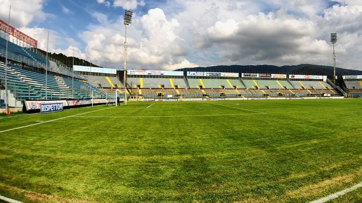 Caos nel calcio, -4 punti alla squadra: cambia tutto all’ultimo momento