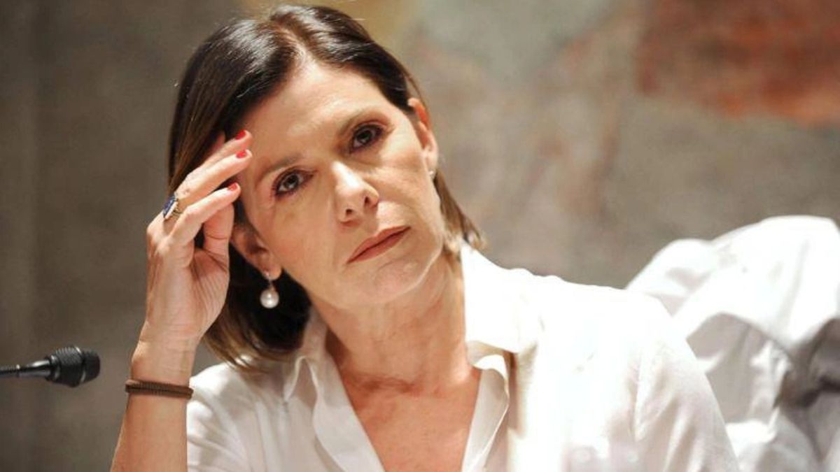“Non sto bene, scusate”. Stop al programma “È sempre Cartabianca”: l’annuncio di Bianca Berlinguer “Non sto bene, scusate”. Stop al programma “È sempre Cartabianca”: l’annuncio di Bianca Berlinguer