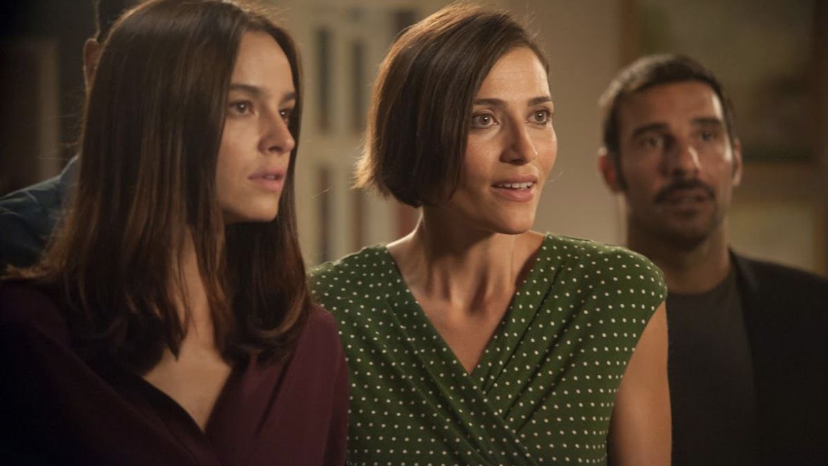 “Cosa faceva al mio seno”. La denuncia choc dell’attrice italiana: succedeva sul set “Cosa faceva al mio seno”. La denuncia choc dell’attrice italiana: succedeva sul set