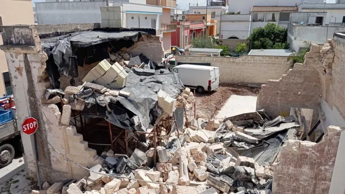 Dramma in Italia, crolla palazzina: diversi travolti dalle macerie Dramma in Italia, crolla palazzina: diversi travolti dalle macerie
