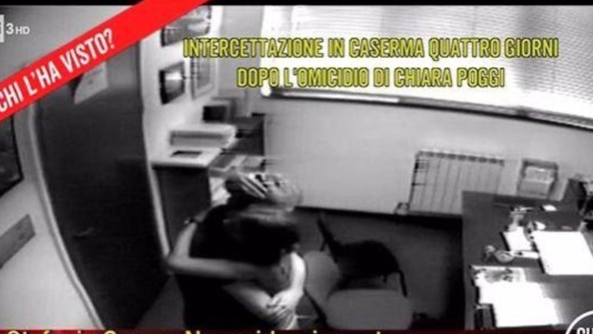 Garlasco, l’abbraccio a Stasi e quella frase sottovoce: il VIDEO choc a Chi l’ha Visto? Garlasco, l’abbraccio a Stasi e quella frase sottovoce: il VIDEO choc a Chi l’ha Visto?
