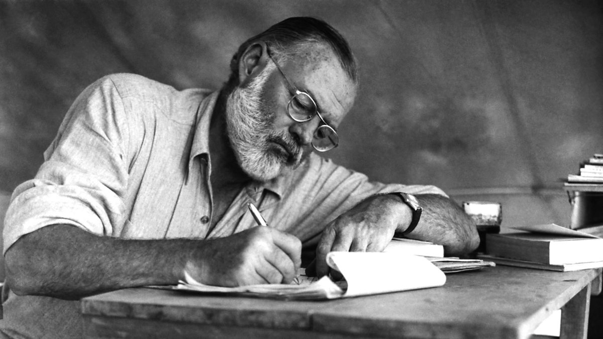 Hemingway anni da Thesocialpost.it hemingway 72 anni fa il pulitzer per il vecchio e il mare